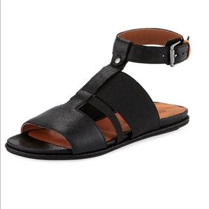 Gentle Souls by Kenneth Cole sandals size 7.5